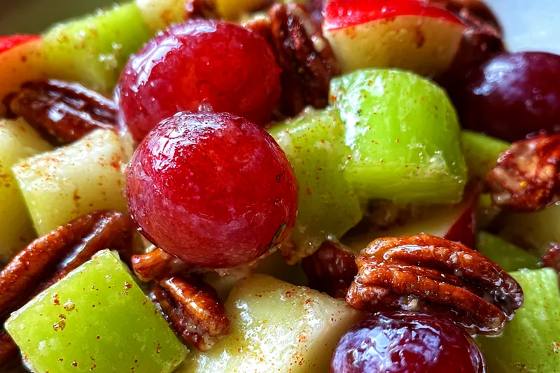 Cooking process for Cinnamon Apple Grape Salad